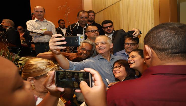 Encontro de parceiros debate educação, sustentabilidade e tecnologia em Ubatuba