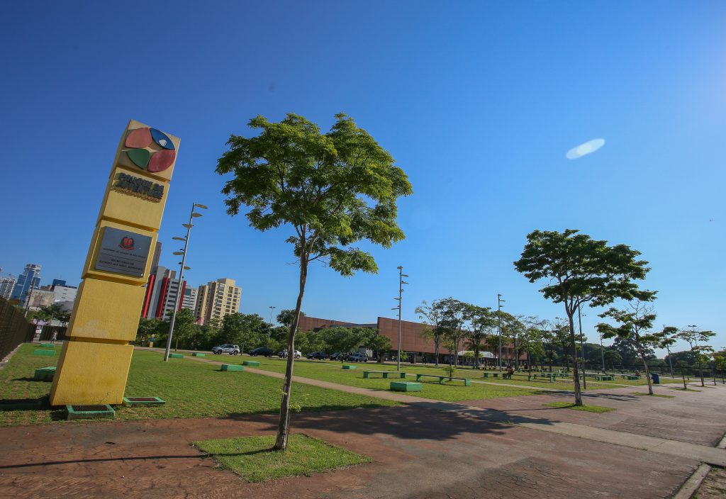 Governador prestigia cerimônia de renomeação do Parque da Juventude