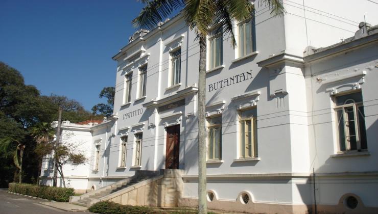 Governo estuda parceria da Novartis com USP e Butantan para a área de pesquisa
