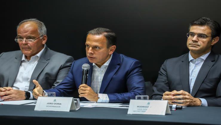 Confira ao vivo coletiva de imprensa do governador sobre a transferência de presos
