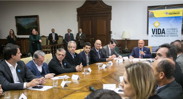 Governo assina convênio com Movimento Paulista de Segurança no Trânsito