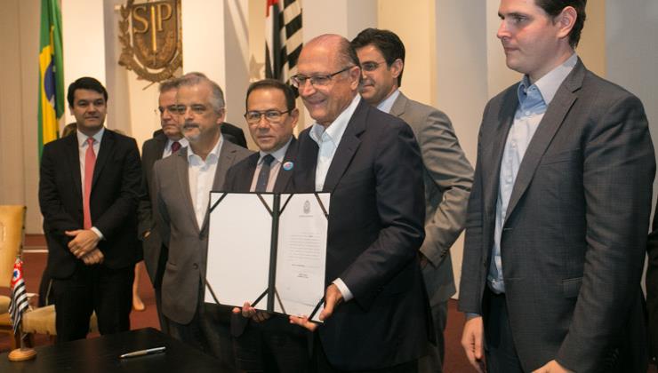 Convênios assinados liberam R$ 223,2 milhões para 245 municípios